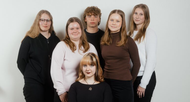 Vaikuttajanuorten ryhmä.