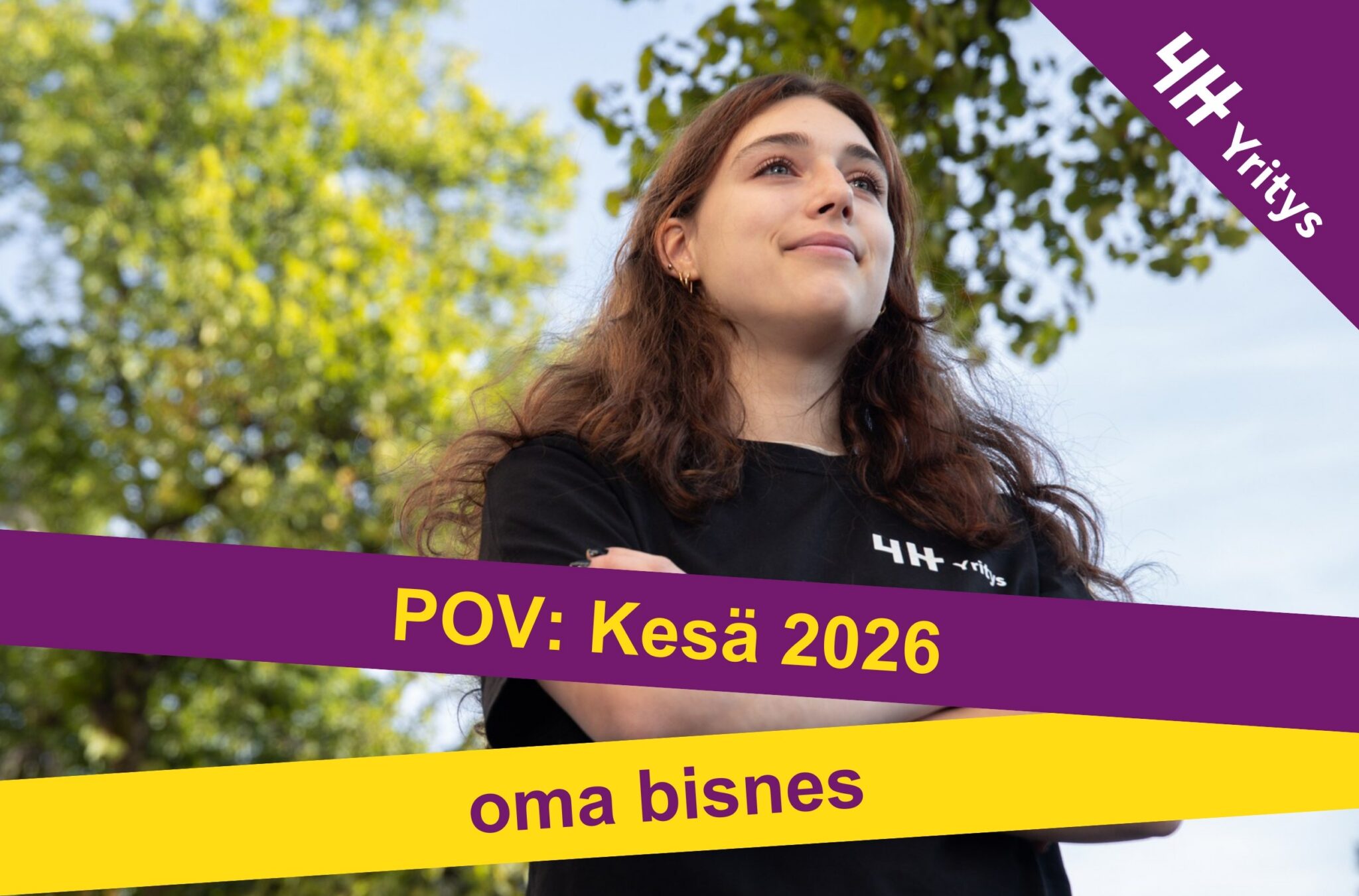 Nuori 4H-yrittäjä katsoo tyytyväisenä eteenpäin. Kuvassa teksti "POV: kesä 2026, oma bisnes".